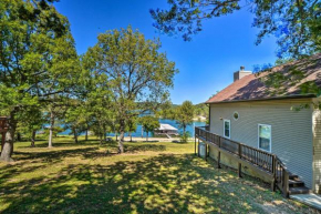 Lakeside Reeds Spring Home with Pool Access and Deck!